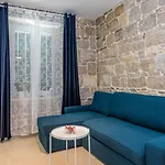 Apartment Modern Stone In The Heart Of