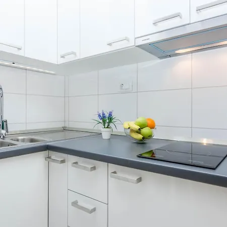 아파트 Modern Stone Studio In The Heart Of Split 스플리트