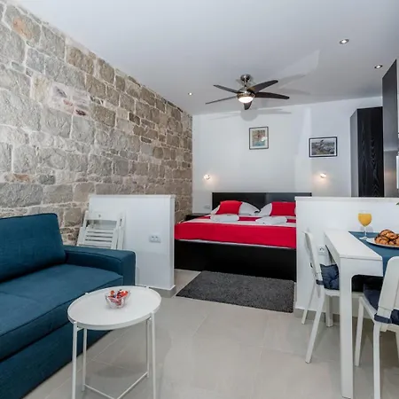 Modern Stone In The Heart Of Apartamento