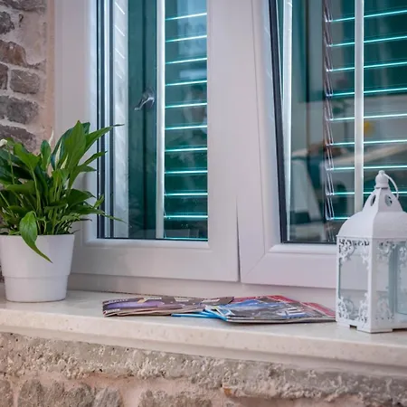 Modern Stone In The Heart Of * سبليت