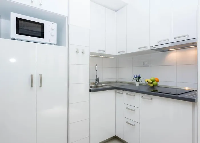 아파트 Modern Stone Studio In The Heart Of Split 스플리트