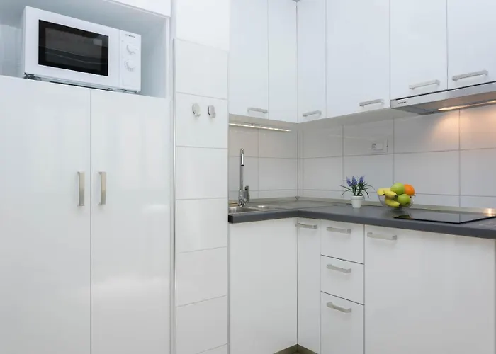 Modern Stone Studio In The Heart Of Split 아파트 스플리트