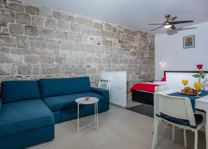 Modern Stone Studio In The Heart Of Split 아파트 스플리트