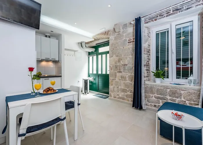 Modern Stone Studio In The Heart Of Split 스플리트