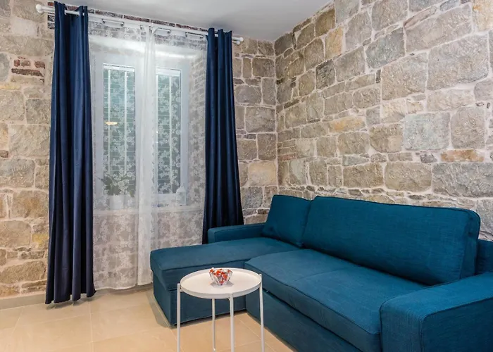 아파트 Modern Stone Studio In The Heart Of Split