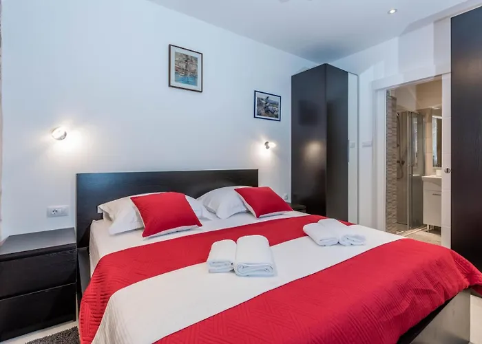 Modern Stone Studio In The Heart Of Split 아파트 *