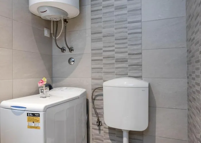 Modern Stone Studio In The Heart Of Split 아파트 *